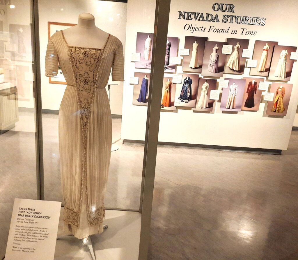 Gown worn by Una Reilly Dickerson in 1909.
